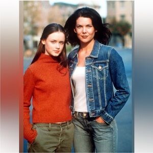 ASO GILMORE GIRLS Rory’s iconic green pants 4 vintage